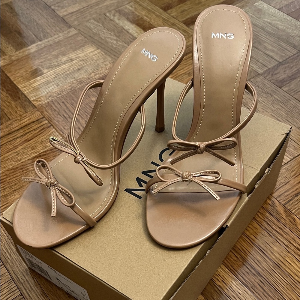 Mango Tan Bow Heels - Picture 1 of 4